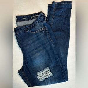 True Craft. Mid Rise Skinny. Size 18. Distressed patchwork w/black&white plaid.